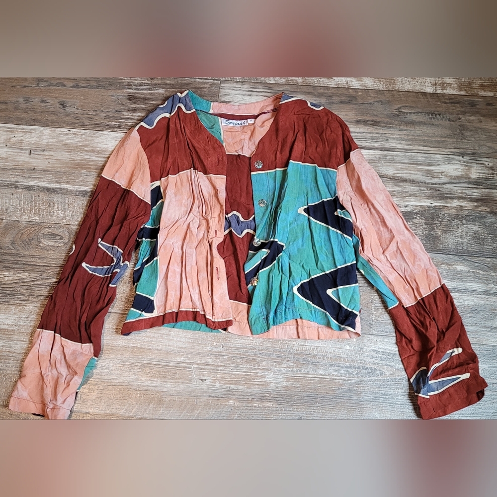 Sarinah Long Sleeve, button-up crop top